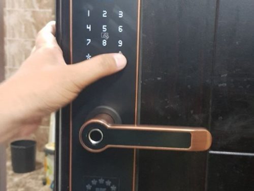 khoa dien tu kassler kl 600 cop app khoa van tay 1