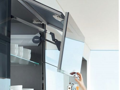 Hình ảnh thực tế tay nâng Blum cánh đôi tủ bếp 20F2500+20F3800