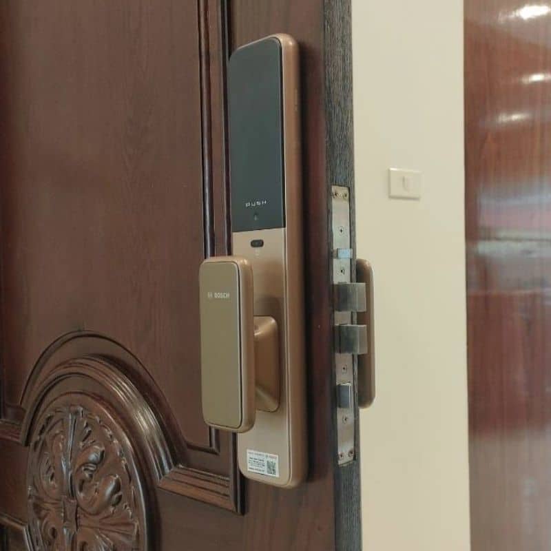 anh-khoa-cua-van-tay-bosch-el600-eu-gold.jpg anh khoa cua van tay bosch el600 eu gold